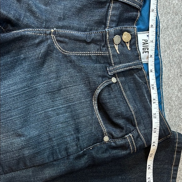 👖 Discover timeless elegance with these PAIGE Hidden Hills Straight Jeans! 👖 - Picture 14 of 16